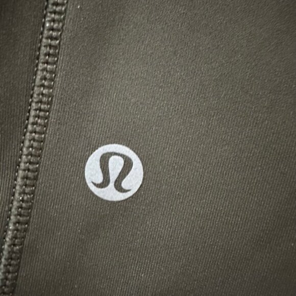 Lululemon Dark Olive green Leggings With side Pockets and Small Hole - Picture 4 of 16